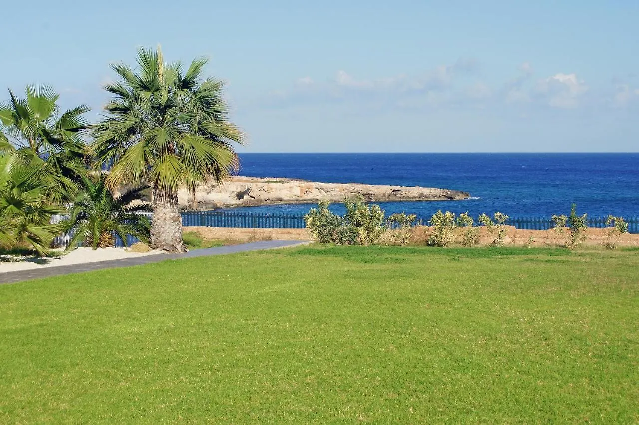 Calypso - Coralli Beachfront Apartment بروتاراس 0*,  قبرص